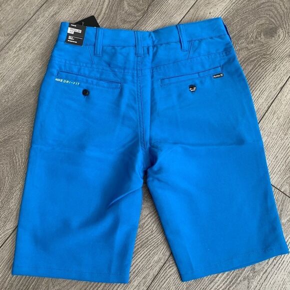 Hurley/Nike dry fit  regular fit size 10, inseam 8” , sits below the knee - Picture 2 of 4